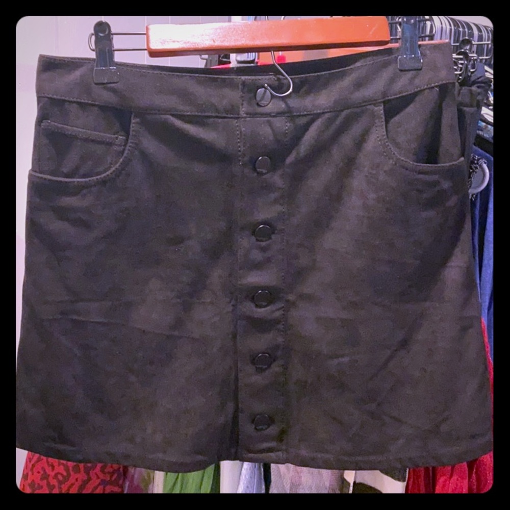💕Black Faux Suede Button Down Skirt size 6
